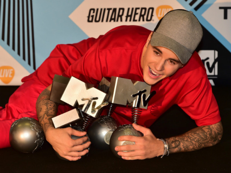 MTV Europe Music Awards-ի ժամանակ Ջասթին Բիբերն արժանացել է 3 մրցանակի