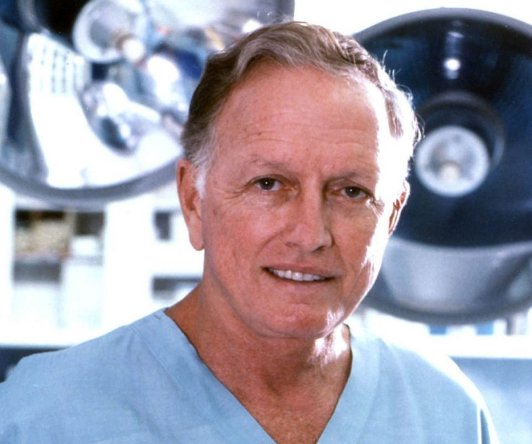 Denton Cooley, pioneering US heart surgeon, dies at 96