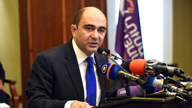 Իշխանությունում ներգրավվածները որսո՞րդ են, որ զենքով են ման գալիս. Է. Մարուքյանն առաջարկում է զենք կրելու հավասար իրավունքներ սահմանել