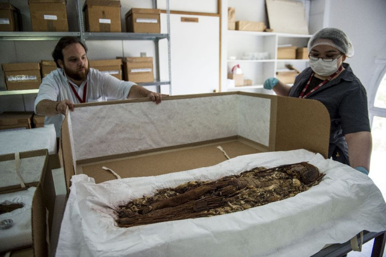 Scans expose secrets of world's oldest mummies
