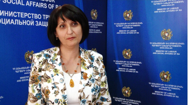 Այսուհետ կենսաթոշակի և 6 նպաստի համար քաղաքացիները կարող են դիմել նույն՝ կենսաթոշակի կենտրոն. պաշտոնյա