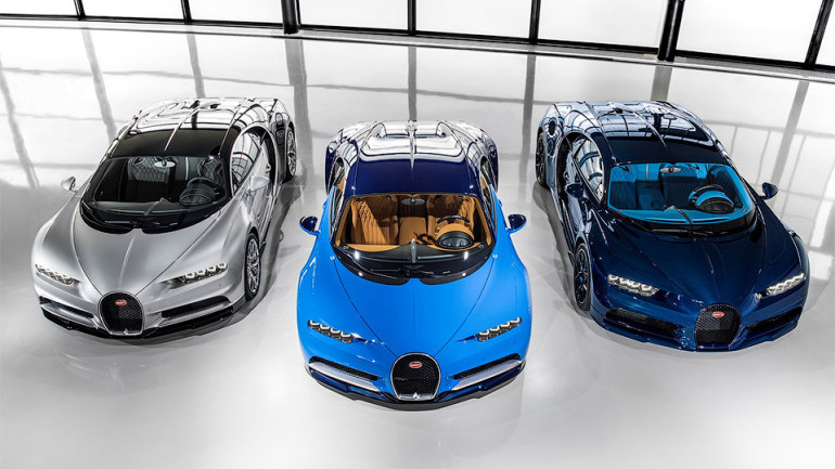 Компания Bugatti собрала первые три гиперкара Chiron