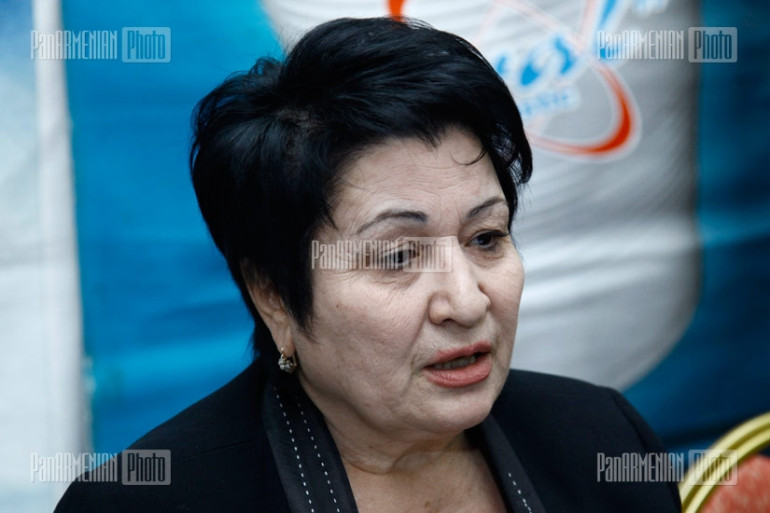 Շատ հարգում եմ Արթուրին, բայց ամենքն իրենց տեղում պետք է լինեն ինչպես կյանքում, այնպես էլ մահվանից հետո. զոհված ազատամարտիկի մայր