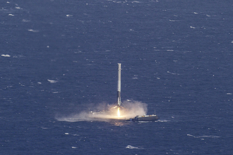 SpaceX-ի Falcon 9 հրթիռակրի առաջին աստիճանը բարեհաջող վայրէջք է կատարել լողացող հարթակի վրա