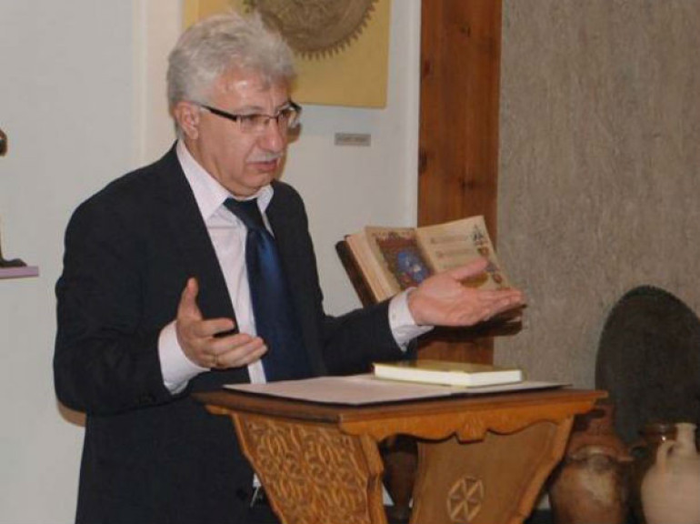Այսօր մեզ պակասում է ագրեսիվությունը․գրողը՝ Հայոց ցեղասպանության 102-ամյա տարելիցին նվիրված միջոցառմանը Այսօր մեզ պակասում է ագրեսիվությունը․գրողը՝ Հայոց ցեղասպանության 102-ամյա տարելիցին նվիրված միջոցառմանը