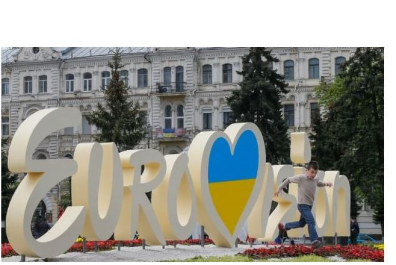 «Եվրատեսիլ-2017»-ի բացման հանդիսավոր արարողությանը մասնակիցներն անցել են կարմիր գորգի վրայով (տեսանյութ)