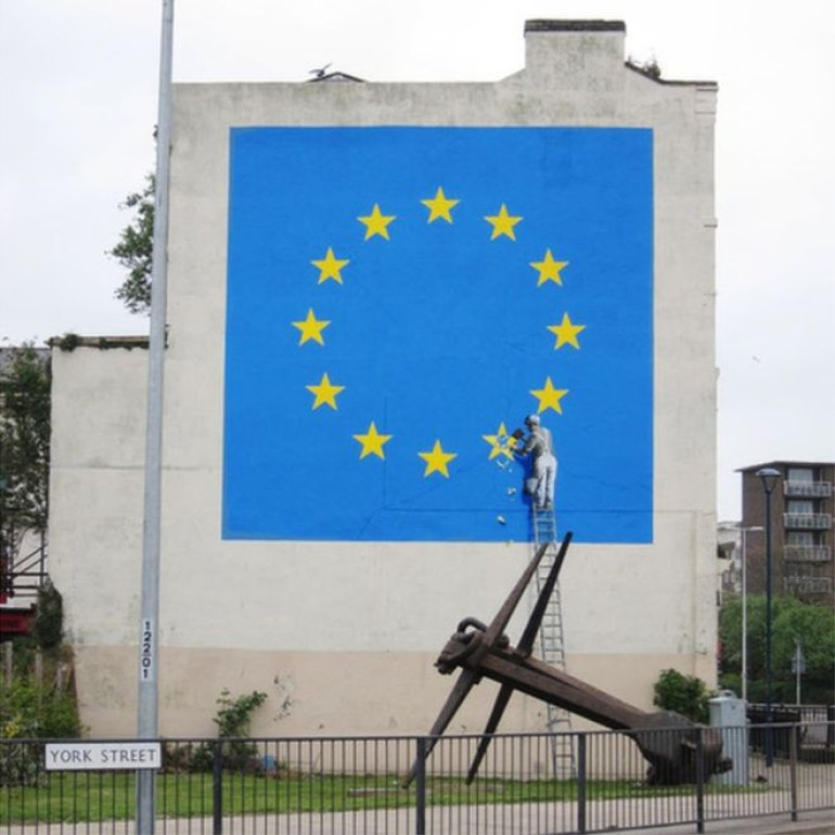 Dover Banksy mural shows chiselled EU flag