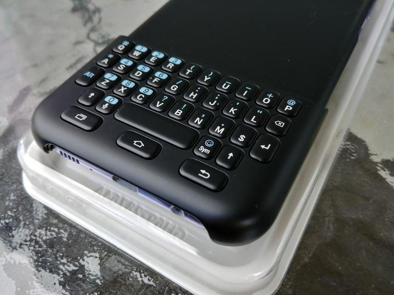Samsung-ը Galaxy S8 Plus-ի համար ստեղնաշարով կափարիչ է ստեղծել