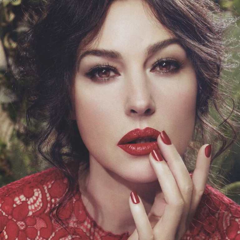 Մոնիկա Բելուչին շիկահեր է դարձել. elle.ru (լուսանկար)