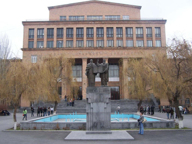 Ուսանողն ասում է՝ ԵՊՀ-ում դասախոսը հրաժարվել է ստուգել դիպլոմային աշխատանքը, ամբիոնից պնդում են՝ արտատպված է