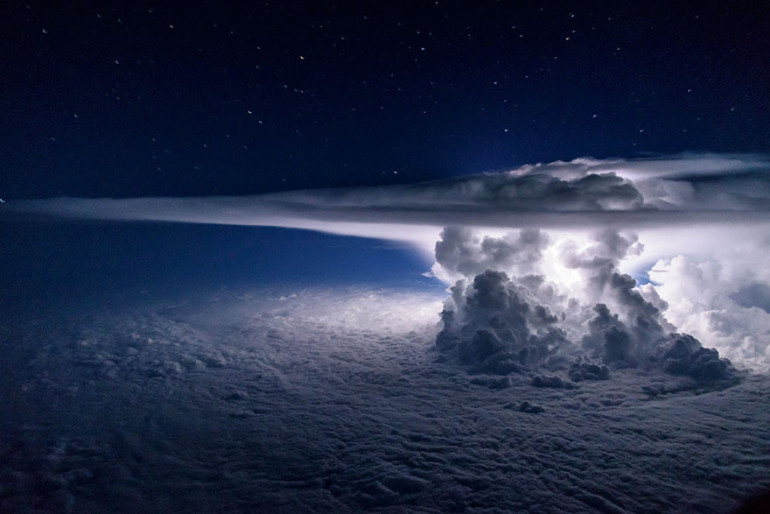 Pilot takes amazing photos from cockpit