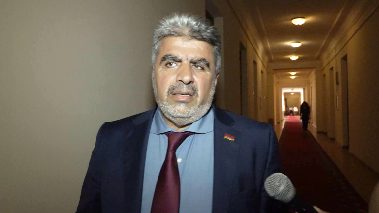 Անդրանիկ Կարապետյանը ԱԺ ամբիոնից խմբակցության դիրքորոշումը չի հայտնել. Ռոմիկ Մանուկյան (տեսանյութ)