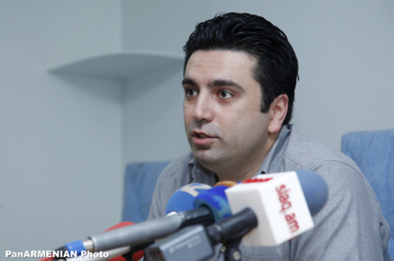Երևանի ավագանիում «դժոխքի» մասը միգուցե տիկին Փոստանջյանն ապահովի. Ալեն Սիմոնյան