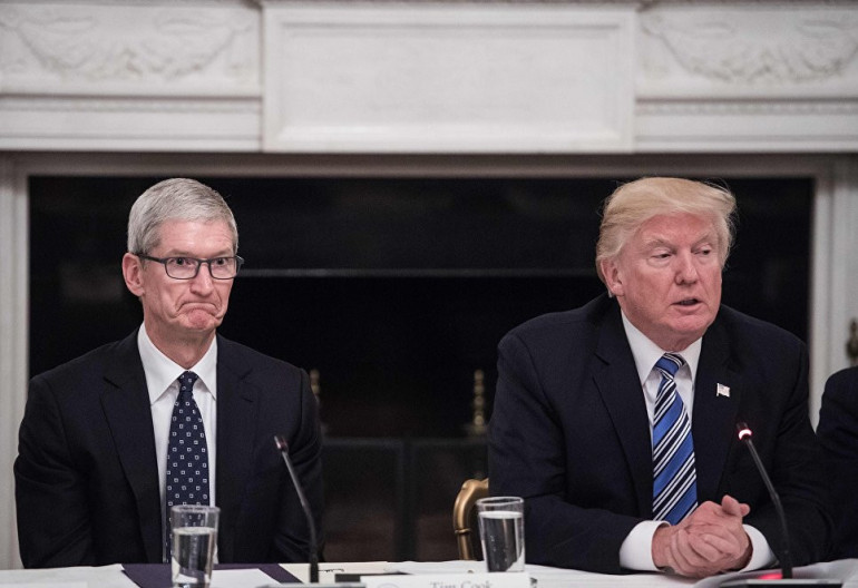 Թրամփի հետ հանդիպմանն Apple-ի ղեկավարի դեմքի արտահայտությունը զվարճացրել է օգտատերերին