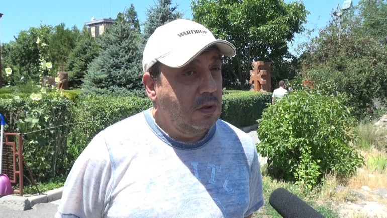 Ռուբեն Գևորգյանցի ընտանիքը Մշակույթի նախարարության տրամադրած գումարը փոխանցել է բանակին (տեսանյութ) Ռուբեն Գևորգյանցի ընտանիքը Մշակույթի նախարարության տրամադրած գումարը փոխանցել է բանակին (տեսանյութ)