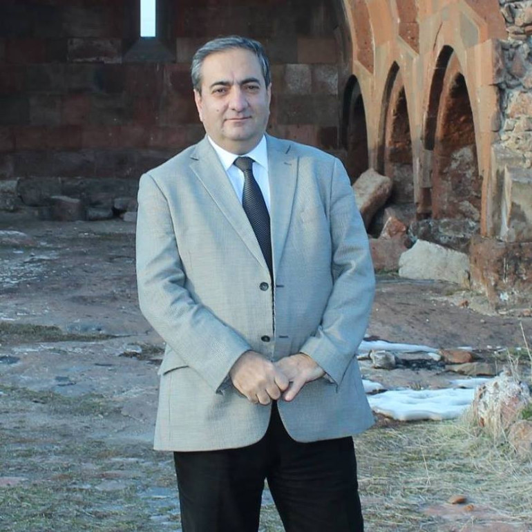«Շրջապատ, հարգանք, նորմալ, կայացած անձնավորություն». Սարդարապատի գյուղապետը՝ Արմավիրի սպանված խորհրդականի մասին