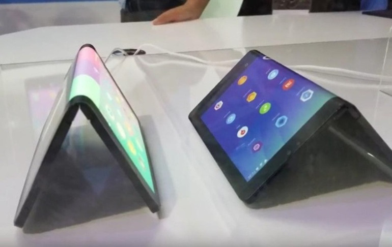 Lenovo showcases foldable tablet (video)
