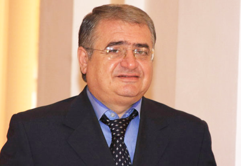 Երեխան, ում տատիկն անզգուշաբար ցած էր գցել 2-րդ հարկից, ունի բազմակի՝ գանգուղեղային և վերջույթների տրավմաներ Երեխան, ում տատիկն անզգուշաբար ցած էր գցել 2-րդ հարկից, ունի բազմակի՝ գանգուղեղային և վերջույթների տրավմաներ