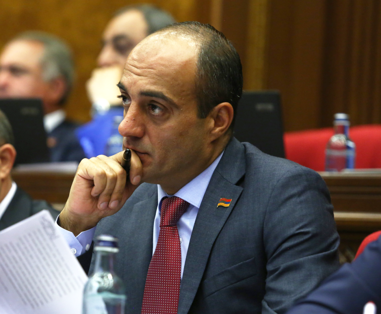 Բազմաթիվ մասնագիտություններ շուկայում չունեն իրական պահանջարկ, իսկ շրջանավարտները բախվում են չիրականացված ակնկալիքների սինդրոմին. Արման Սաղաթելյան