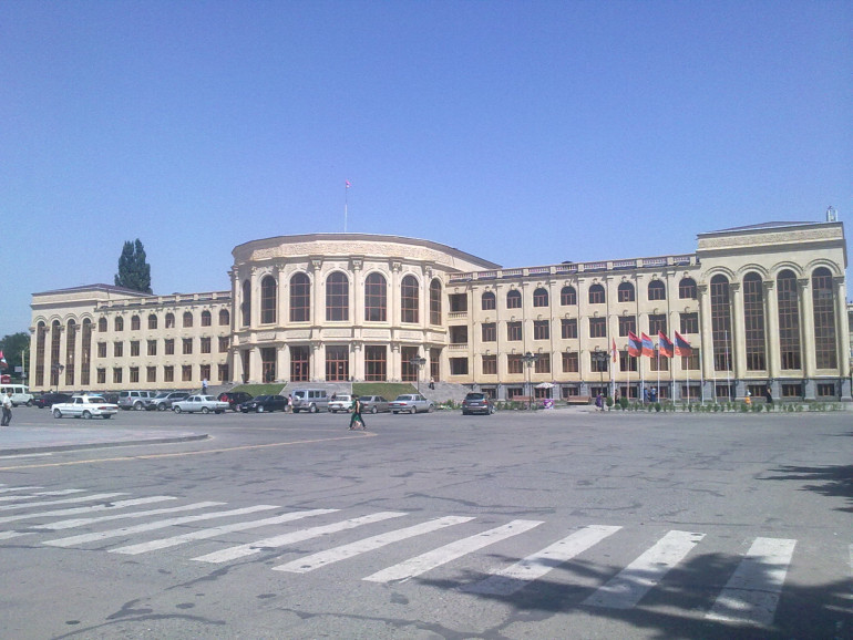 «ԳԱԼԱ»-ն դադարեցնում է բոյկոտը. կմասնակցի Գյումրու ավագանու նիստերին՝ շարունակելով Սամվել Բալասանյանին ոչ լեգիտիմ քաղաքապետ համարել
