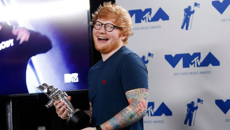 Ed Sheeran wins Artist of the Year Moon Person at the 2017 VMAs