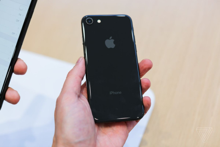 iPhone 8-ի հետին պանելի նորոգումն ավելի թանկ կարժենա, քան էկրանինը