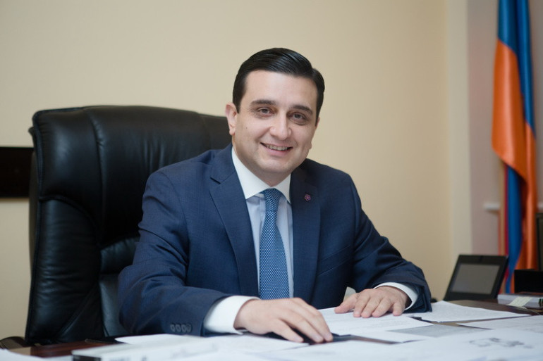 Հայաստանի բժշկական կրթությունը ներկայացված է շուրջ 40 երկրում, որտեղ հաջողությամբ աշխատում է ԵՊԲՀ-ի 8000 շրջանավարտ. Արմեն Մուրադյան