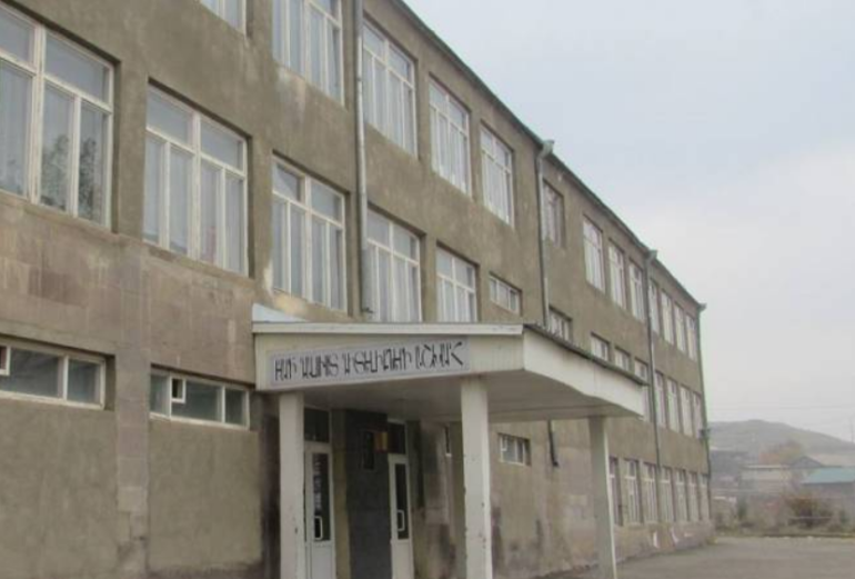 Կարևորը իմ երեխեն հիմա ինձ մոտ է, շնորհակալություն ոստիկաններին. Արմավիրի «Մանուշակ» մանկապարտեզում պատանդ վերցված երեխայի հայր (տեսանյութ)