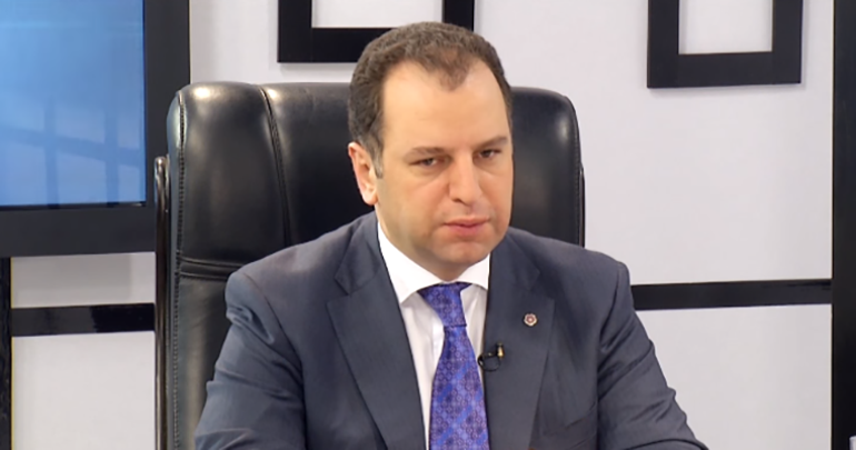 Բարձրագույն կրթությամբ երիտասարդները մեզ պետք են սպայի կարգավիճակով. անմտություն է նրանց օգտագործել շարքային կազմում. Վիգեն Սարգսյան