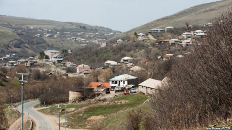 Արագածոտնում նախկին մարզպետը Սերժ Սարգսյանի անունից ահաբեկում է մարդկանց, որ իր ուզած թեկնածուին ձայն տան. Ծաղկահովիտի համայնքապետ