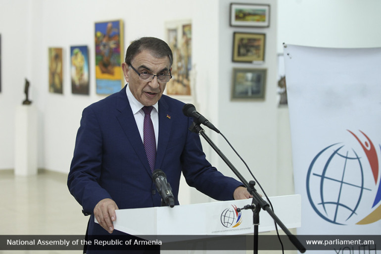 Արա Բաբլոյանը ներկա է գտնվել «Մի կտոր կրակ» խորագրով ցուցահանդեսի բացմանը
