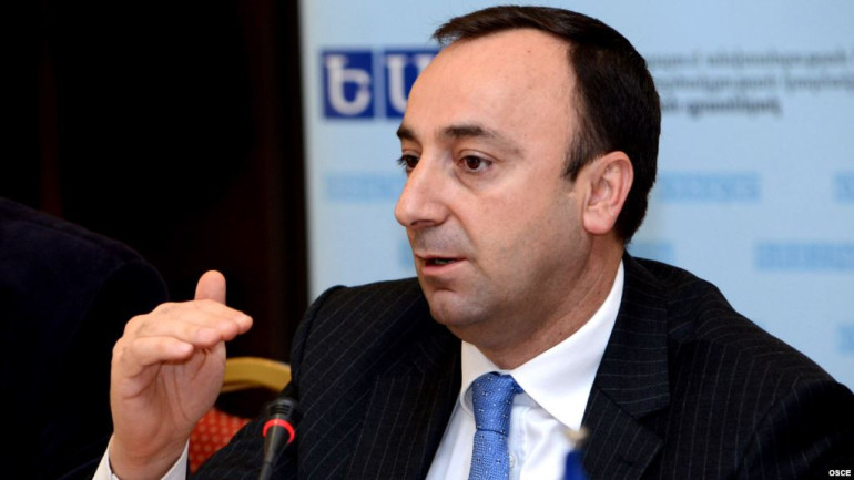 Երկիրը ոչ մի վայրկյան առանց վարչապետի չի մնալու. Հրայր Թովմասյանը՝ 2018 թվականի անցումային փուլի մասին