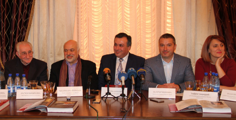 Ներկայացվել է Օպերայի և բալետի ակադեմիական թատրոնի մասին գիրքը