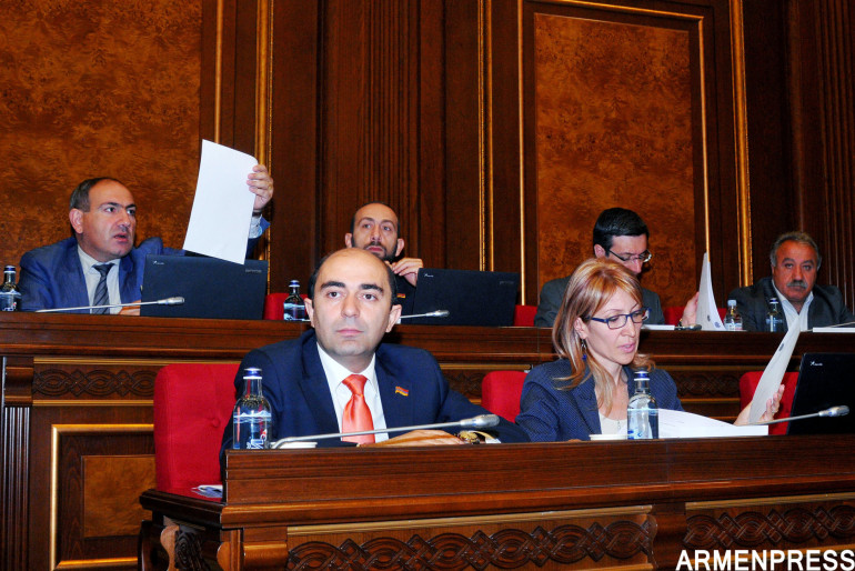 Քվեարկություններից առաջ «Ելք»–ը 20 րոպե ընդմիջում վերցրեց