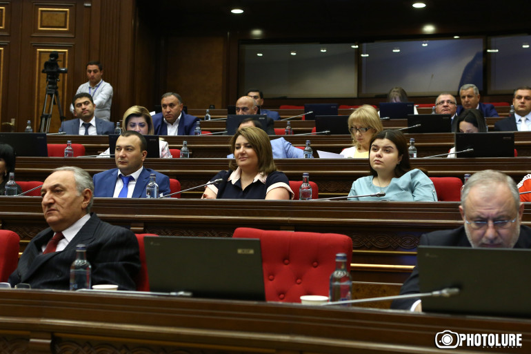 Կառավարությունը ԱԺ–ն դիտարկում է իրեն կցված ֆայլ. «Ծառուկյան» խմբակցությունը լքեց նիստերի դահլիճը (ԱԺ նիստը՝ ուղիղ)