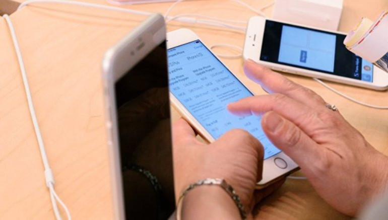 Armenian woman demands $1 trillion from Apple over iPhone slowdowns