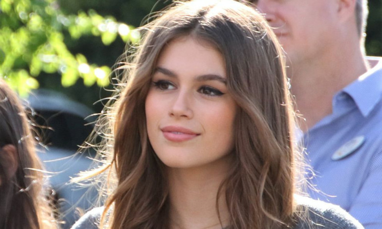 Սինդի Քրոուֆորդի դուստրը զարդարել է Vogue ամսագրի շապիկը (լուսանկար) Սինդի Քրոուֆորդի դուստրը զարդարել է Vogue ամսագրի շապիկը (լուսանկար)