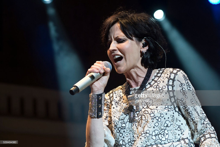 Մահացել է The Cranberries խմբի մենակատար Դոլորես Օ՛Ռիորդանը