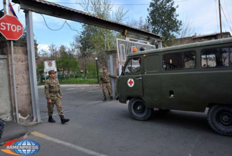 Ինքնախեղման փորձ. նորակոչիկը ծայրահեղ ծանր վիճակում գտնվում է հոսպիտալում