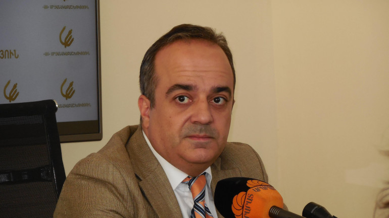 Եթե ամեն ինչ նորմալ ընթանա, այս տարվա ընթացքում կընդունվի հանրային վայրերում ծխելն արգելելու մասին օրենքի նախագիծը. Ա. Բազարչյան