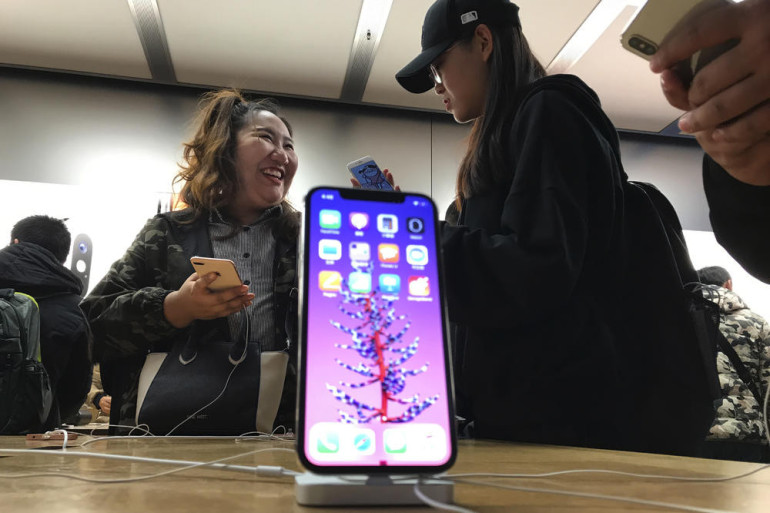 Apple ships 29 million iPhone Xs in Q4 2017