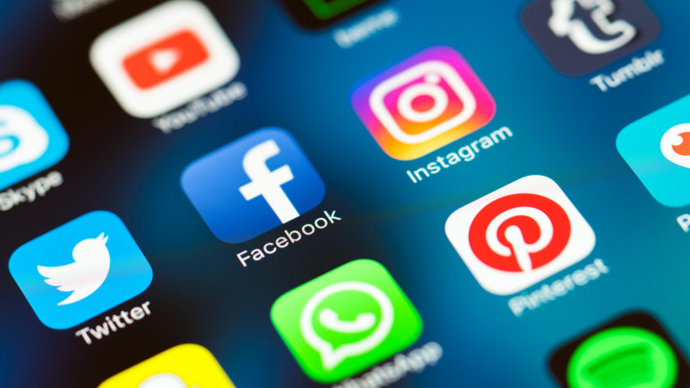 В Facebook и Instagram произошел сбой