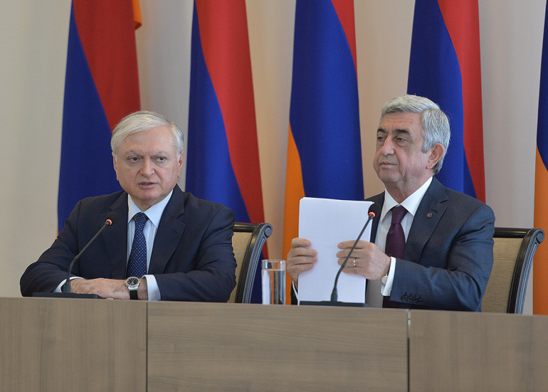Ուզում եմ, որ գիտակցելով խնդիրների լրջությունը՝ մի փոքր ավելի թափ հաղորդեք ձեր աշխատանքին. Սերժ Սարգսյանը հանդիպում է ունեցել ԱԳՆ ղեկավար կազմի հետ