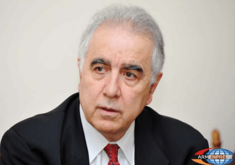 Նոր կենսագրականում Քըրք Քըրքորյանն է ներկայացված որպես «ամենախոշոր գործարար», ոչ թե Թրամփը. Հարութ Սասունյան Նոր կենսագրականում Քըրք Քըրքորյանն է ներկայացված որպես «ամենախոշոր գործարար», ոչ թե Թրամփը. Հարութ Սասունյան