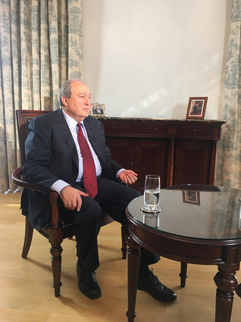 Եթե հրաշքով Վազգենն իմ կողքին լիներ և միասին ասեինք, որ սուտ է, մեր միջև կոնֆլիկտ չի եղել, կլինեին «սրամիտ» մարդիկ, որ կասեին՝ պայմանավորվել են․ Արմեն Սարգսյան Եթե հրաշքով Վազգենն իմ կողքին լիներ և միասին ասեինք, որ սուտ է, մեր միջև կոնֆլիկտ չի եղել, կլինեին «սրամիտ» մարդիկ, որ կասեին՝ պայմանավորվել են․ Արմեն Սարգսյան