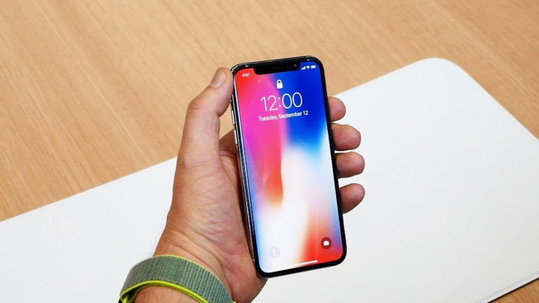 iPhone X-ի օգտատերերը բողոքում են, որ սմարթֆոնը զանգեր չի ընդունում և «կախում» է