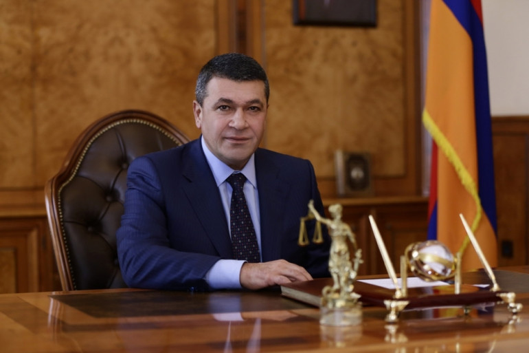 Վլադիմիր Գասպարյանը պաշտոնից ազատել է «Զվարթնոց»-ի անձնագրայինի պետին,կատարվել է նոր նշանակում Վլադիմիր Գասպարյանը պաշտոնից ազատել է «Զվարթնոց»-ի անձնագրայինի պետին,կատարվել է նոր նշանակում