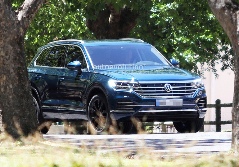 Volkswagen показал первое изображение нового «Туарега»