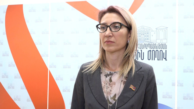 Թաղային խուժանները, խուլիգանները կարող են կայանատեղի մտնել, իսկ մենք՝ ոչ. Զ. Փոստանջյանը պնդում է, որ իրենց նկատմամբ ճնշումներ կան Թաղային խուժանները, խուլիգանները կարող են կայանատեղի մտնել, իսկ մենք՝ ոչ. Զ. Փոստանջյանը պնդում է, որ իրենց նկատմամբ ճնշումներ կան