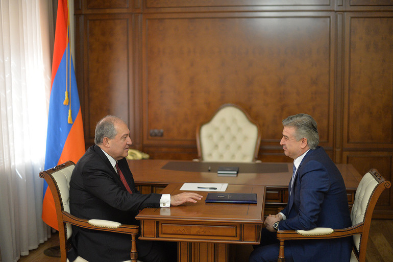 President Armen Sarkissian accepts cabinet’s resignation from prime minister